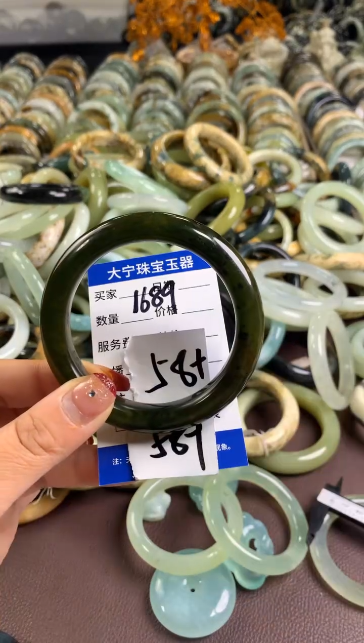 【闪购商品】蛇纹石玉手镯未镶嵌1689