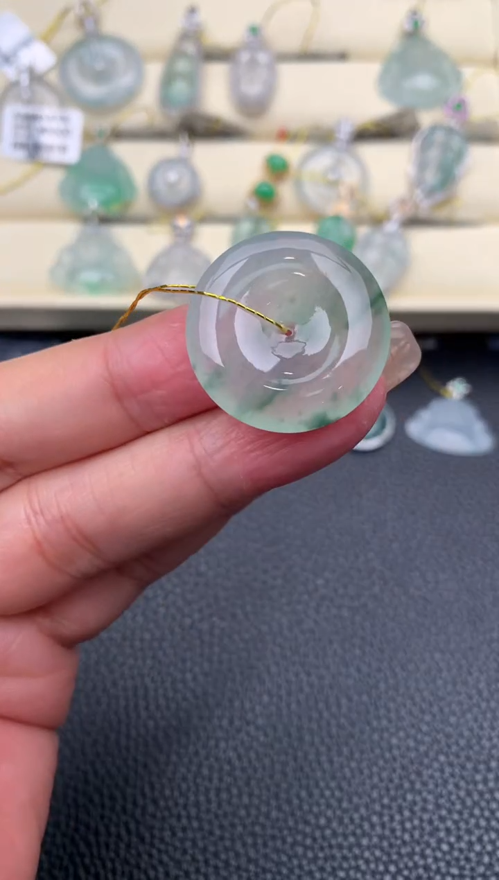 【闪购商品】翡翠颈饰未镶嵌D716       