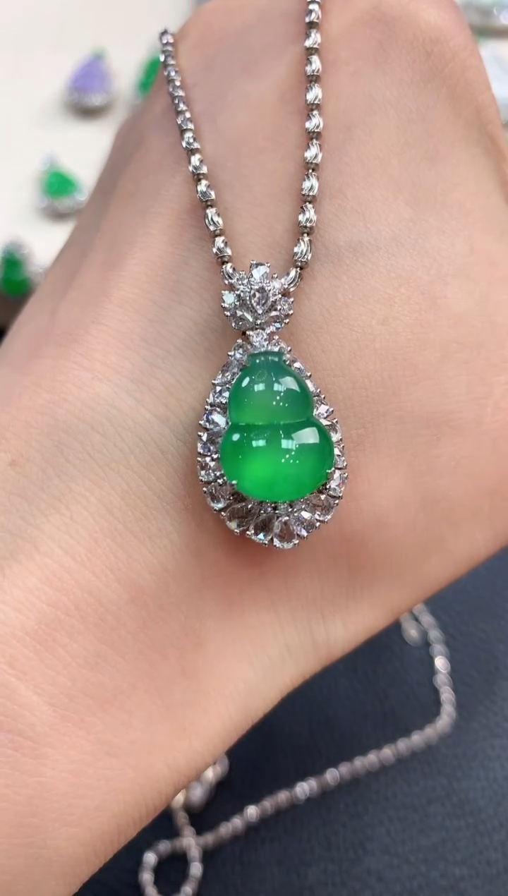 【闪购商品】翡翠吊坠(不含链)18K金镶嵌n81       