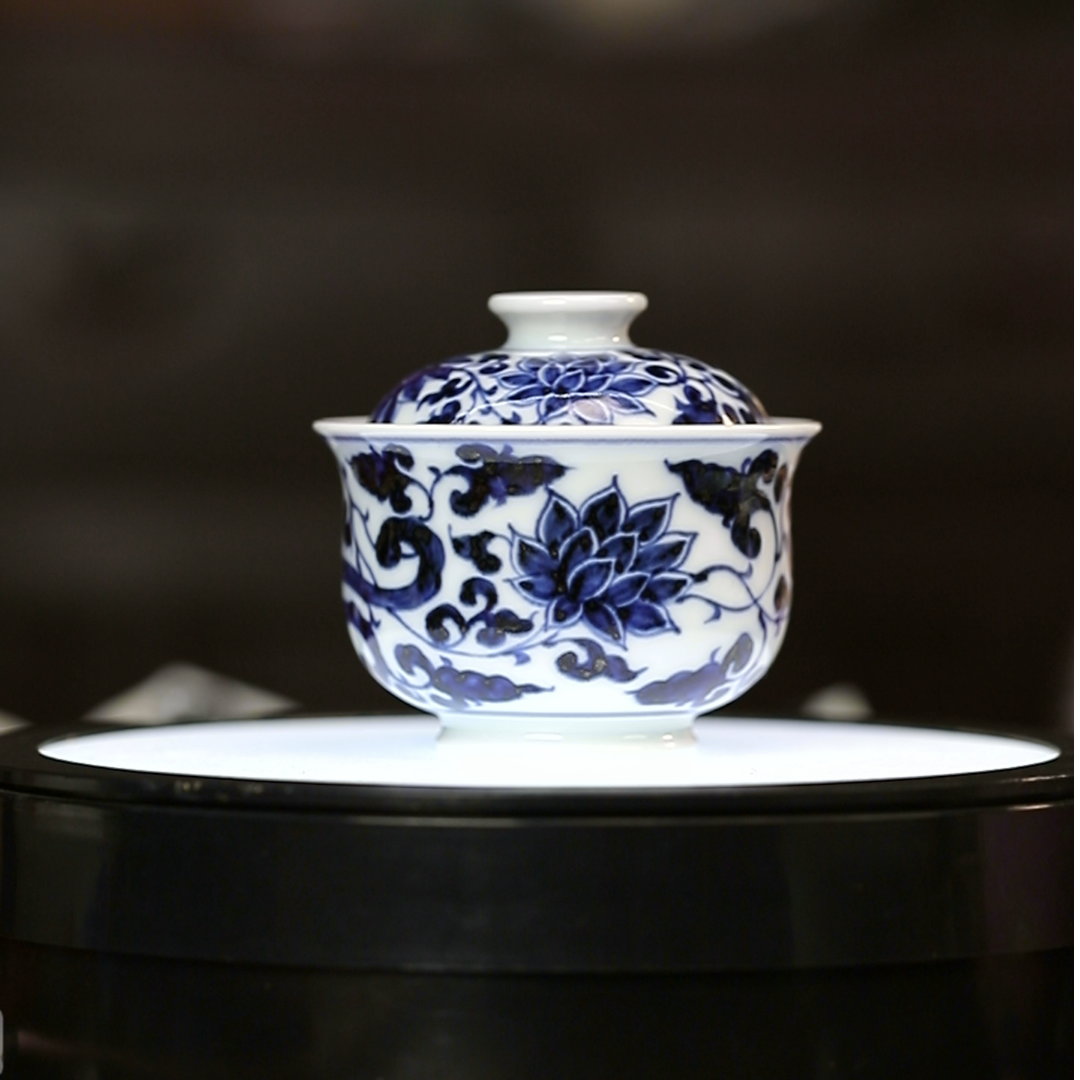 q1045/手绘青花凤凰缠枝二才盖碗