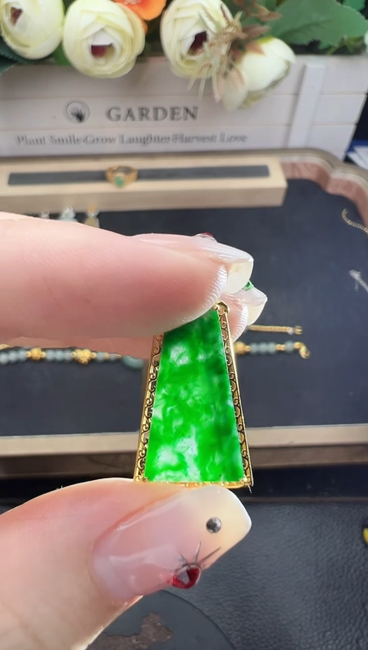 吊坠(不含链)18K金镶嵌翡翠吊坠