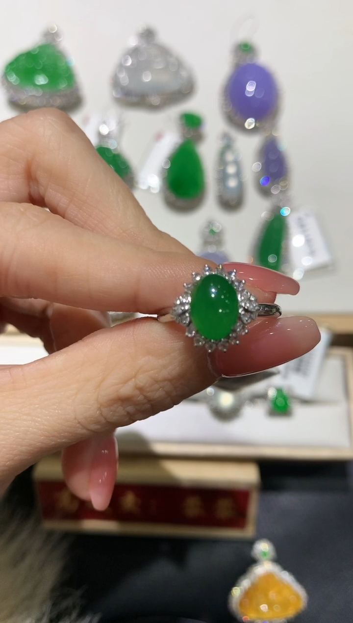 【闪购商品】翡翠吊坠(不含链)18K金镶嵌团购3