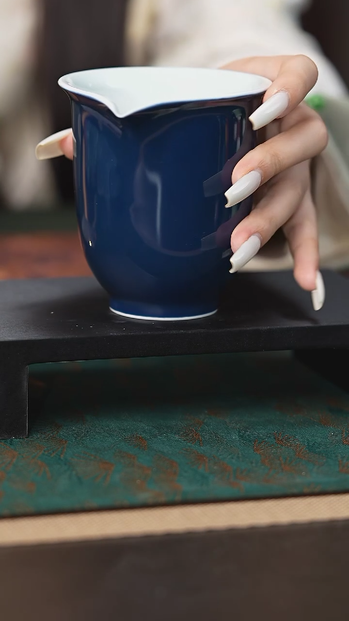 【闪购商品】摆件耕道堂霁蓝釉君子公道杯