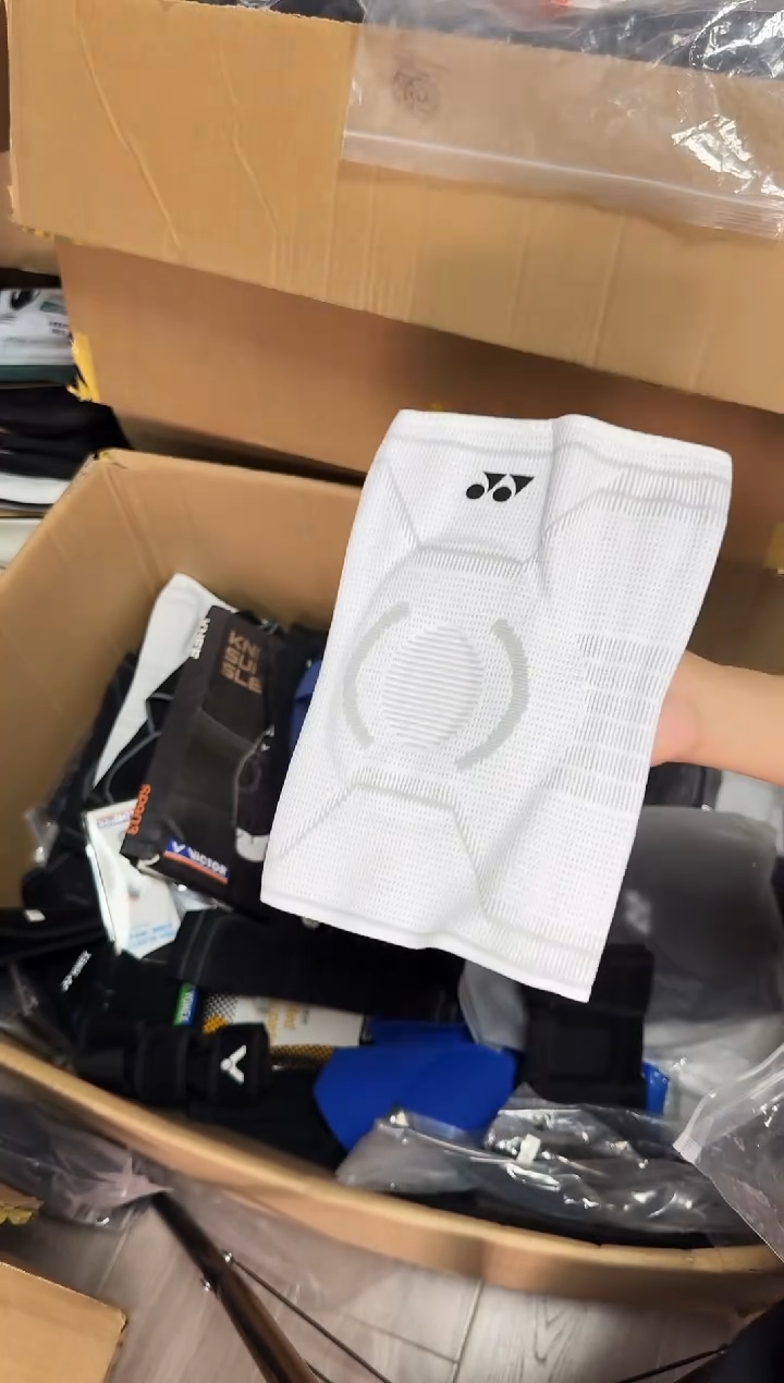 VICTOR胜利正品微瑕球拍球服护具    38