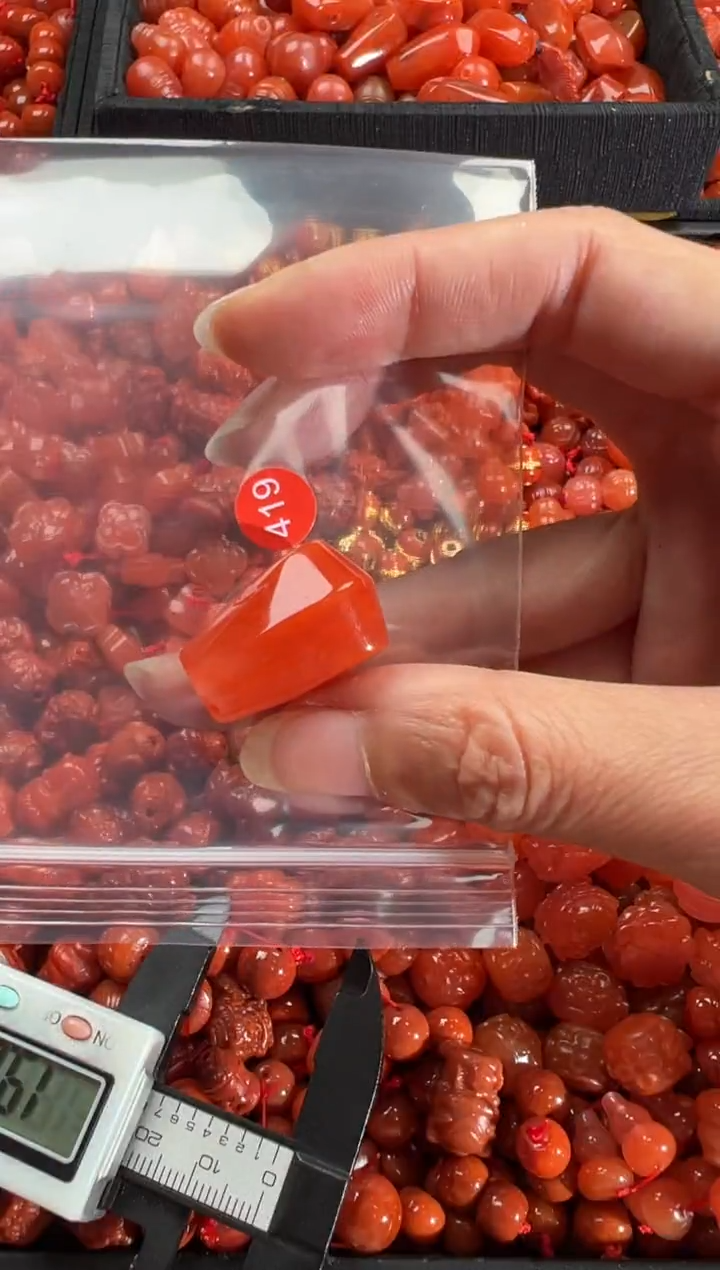 【闪购商品】南红玛瑙颈饰未镶嵌1