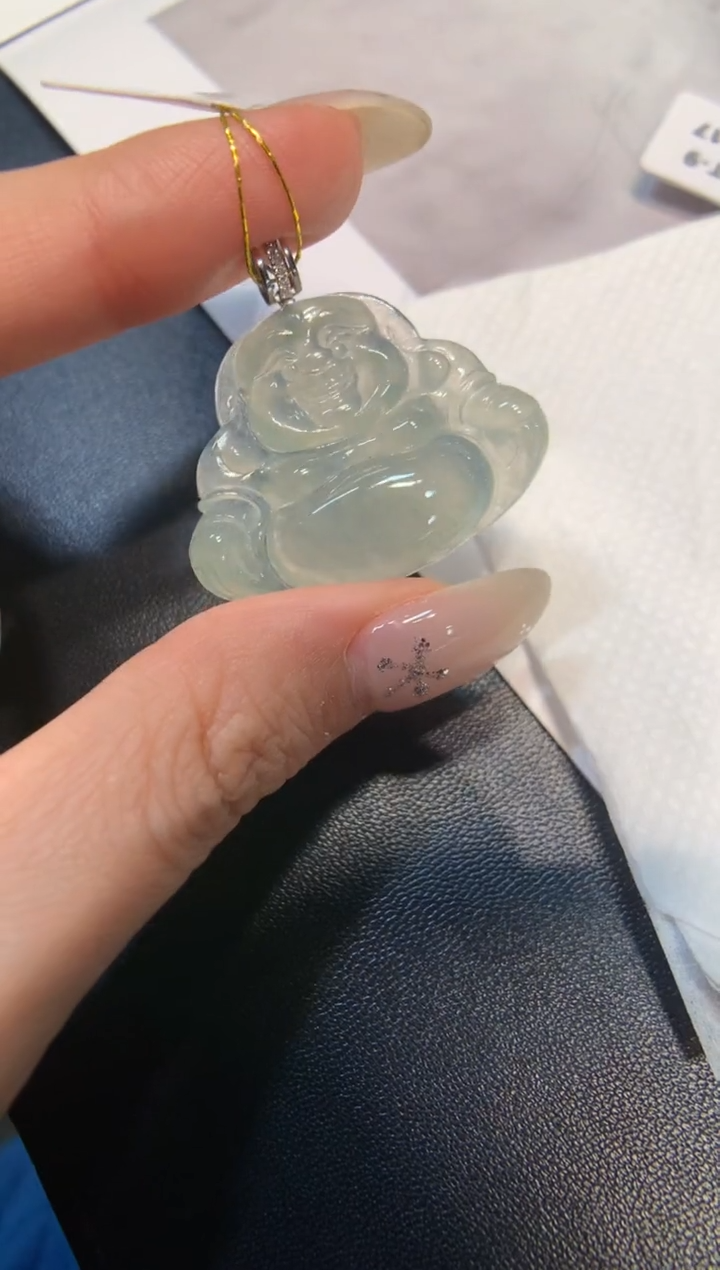 颈饰18K金镶嵌翡翠佛公