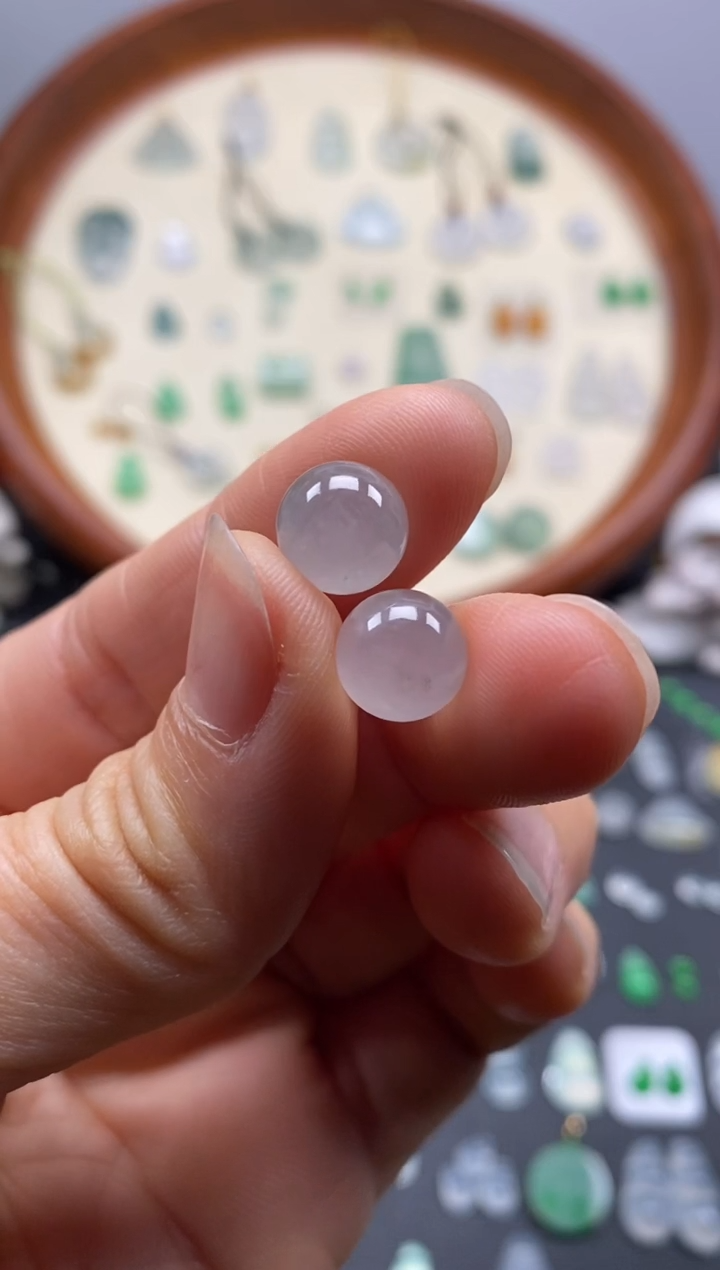 颈饰未镶嵌翡翠冰珠子1对/芬