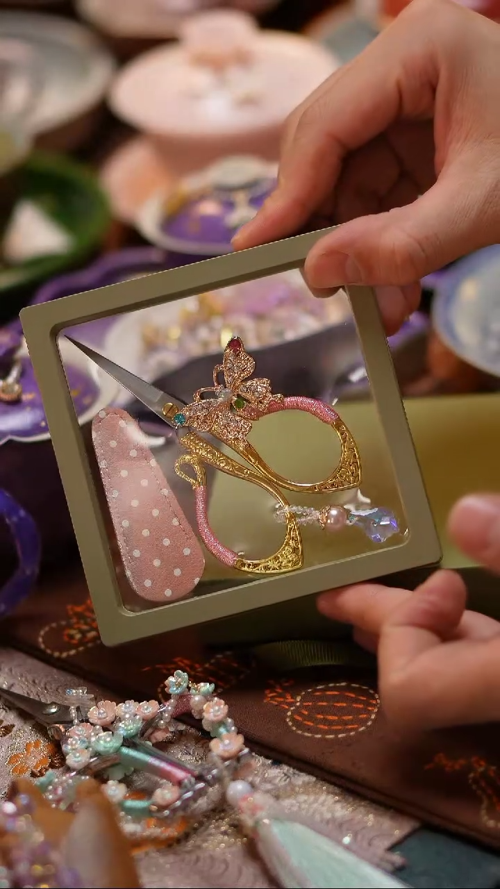 【闪购商品】摆件粉色编织蝴蝶剪刀