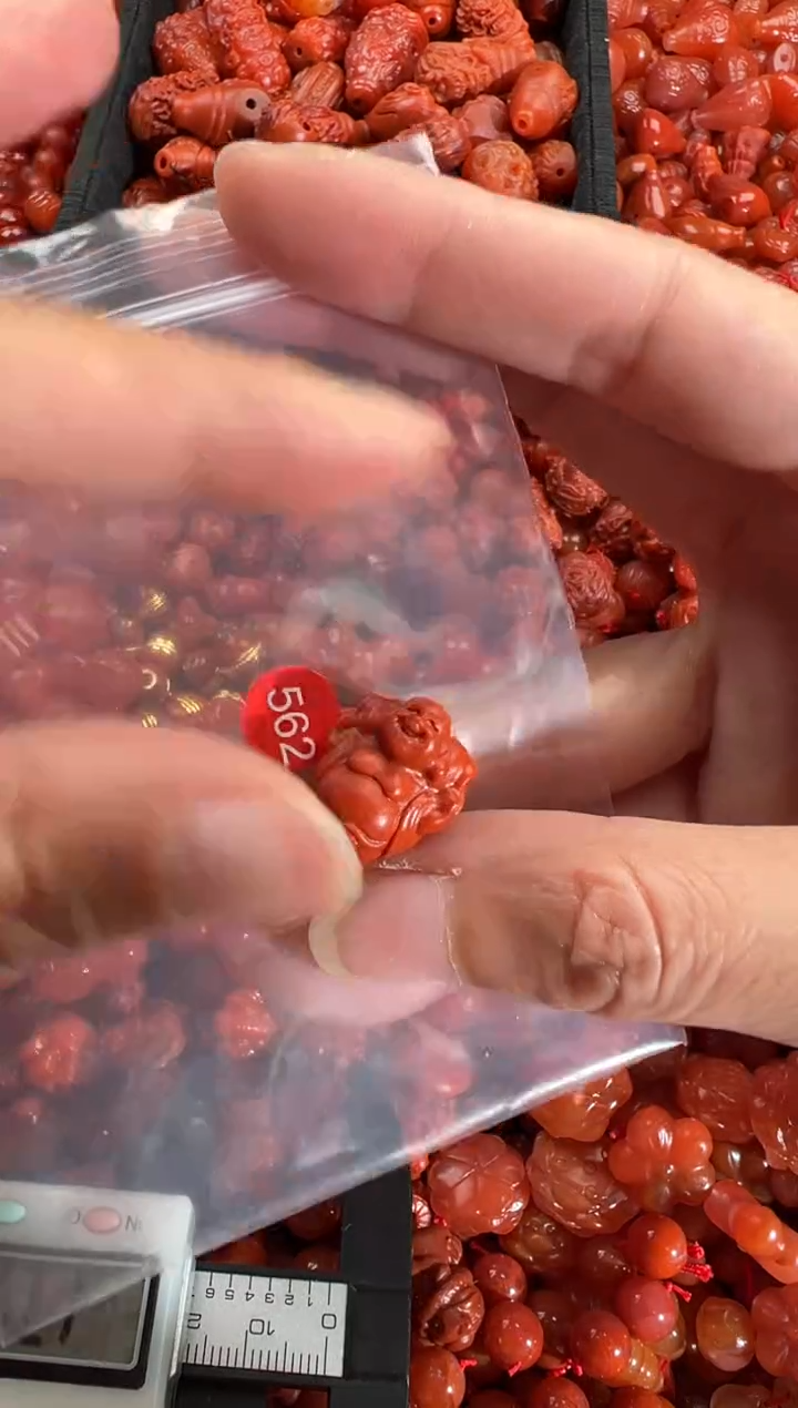 【闪购商品】南红玛瑙颈饰未镶嵌1