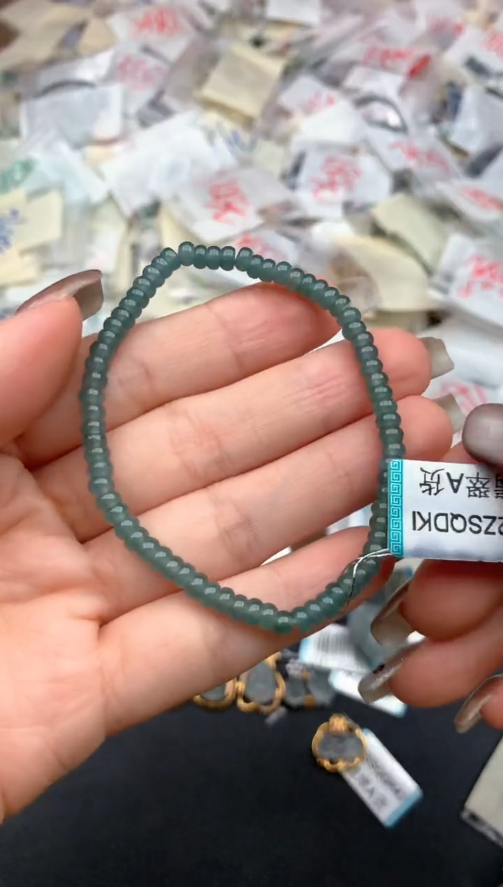 未镶嵌挂件翡翠一