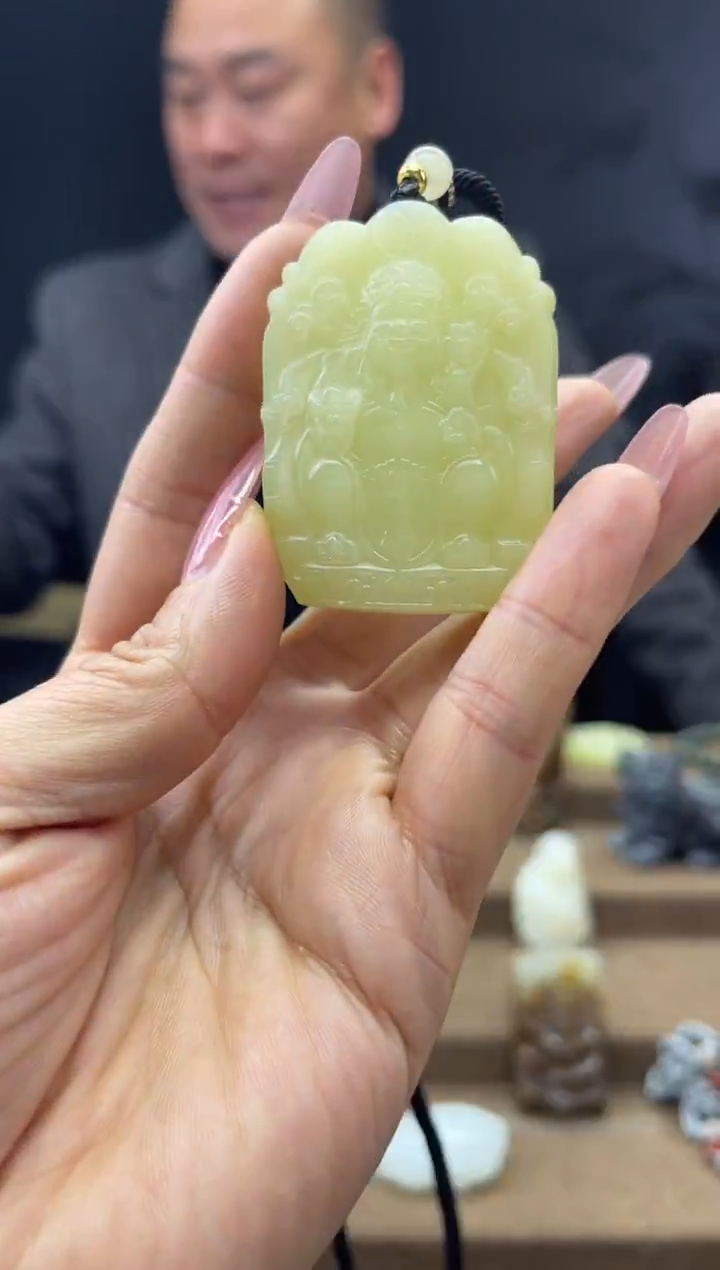 颈饰未镶嵌和田玉1