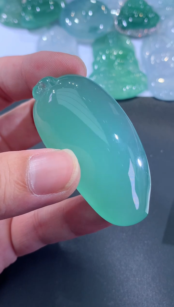 【闪购商品】翡翠未镶嵌颈饰欣赏链接