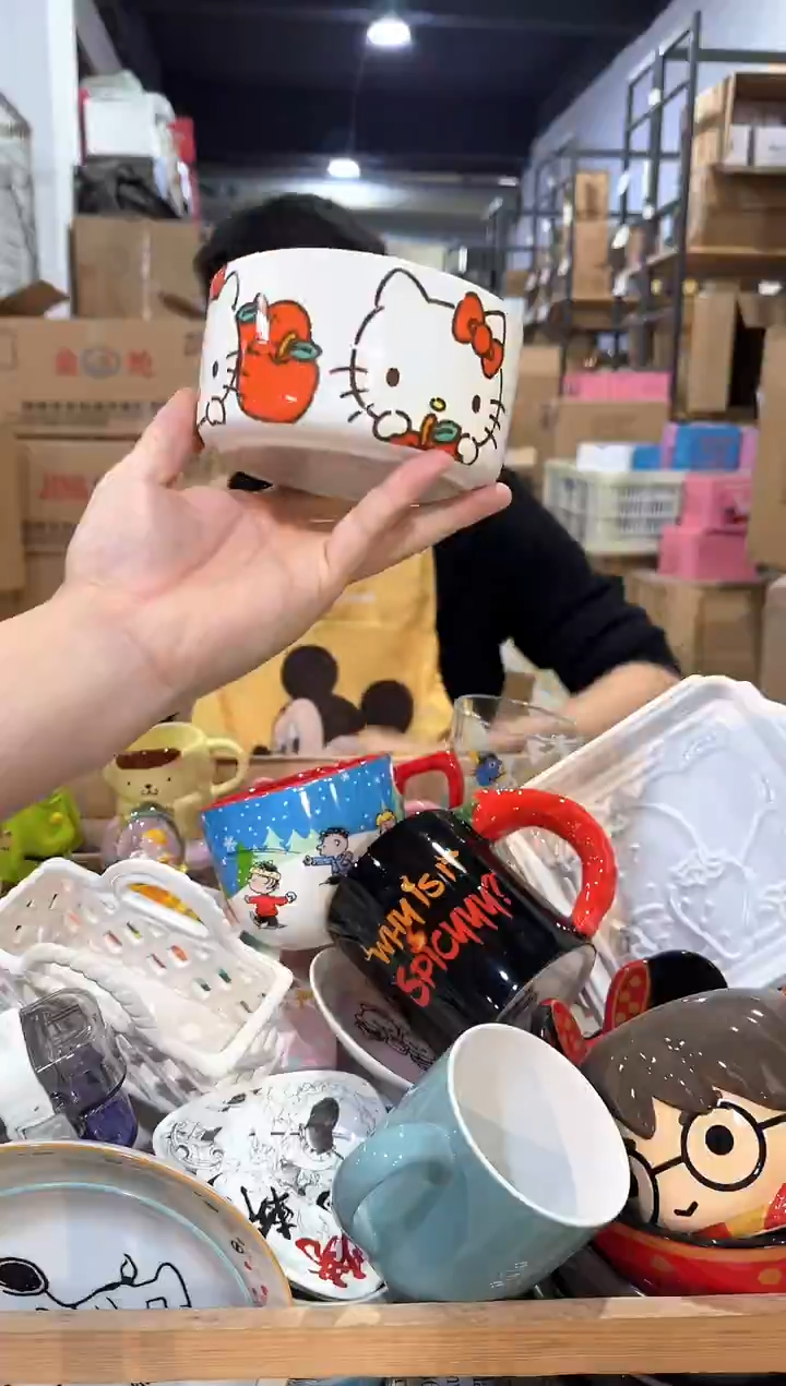 瓷片白色kt猫碗  