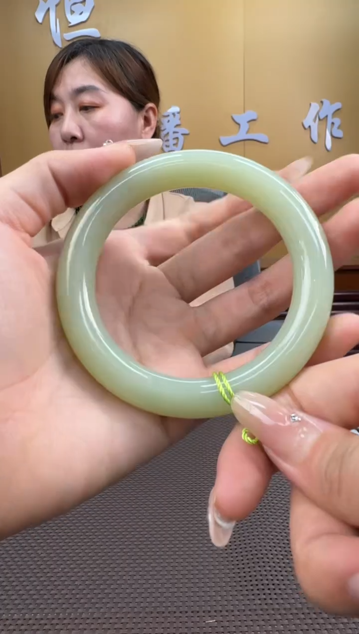 【闪购商品】和田玉手镯未镶嵌61