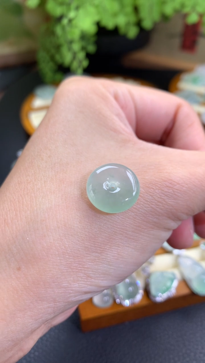 【闪购商品】翡翠颈饰未镶嵌平安扣