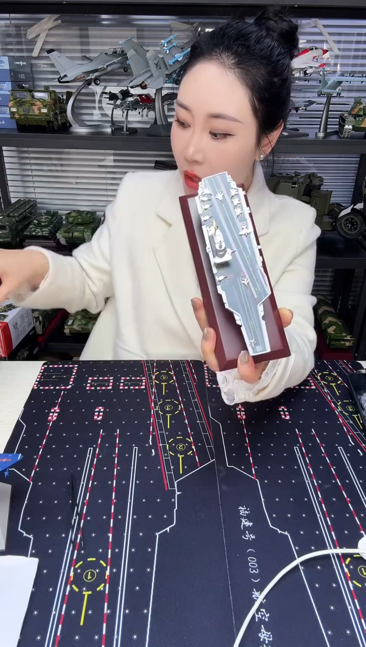 1/1800合金航空母舰福建号