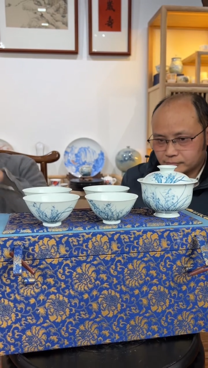 【闪购商品】杯子 D26【人间瓷画】《童英志》