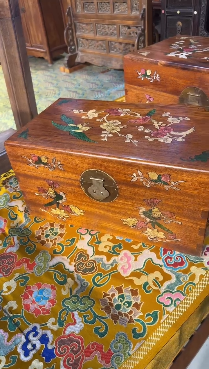 【闪购商品】木木艺40喜鹊登梅黄翻盖箱428.888