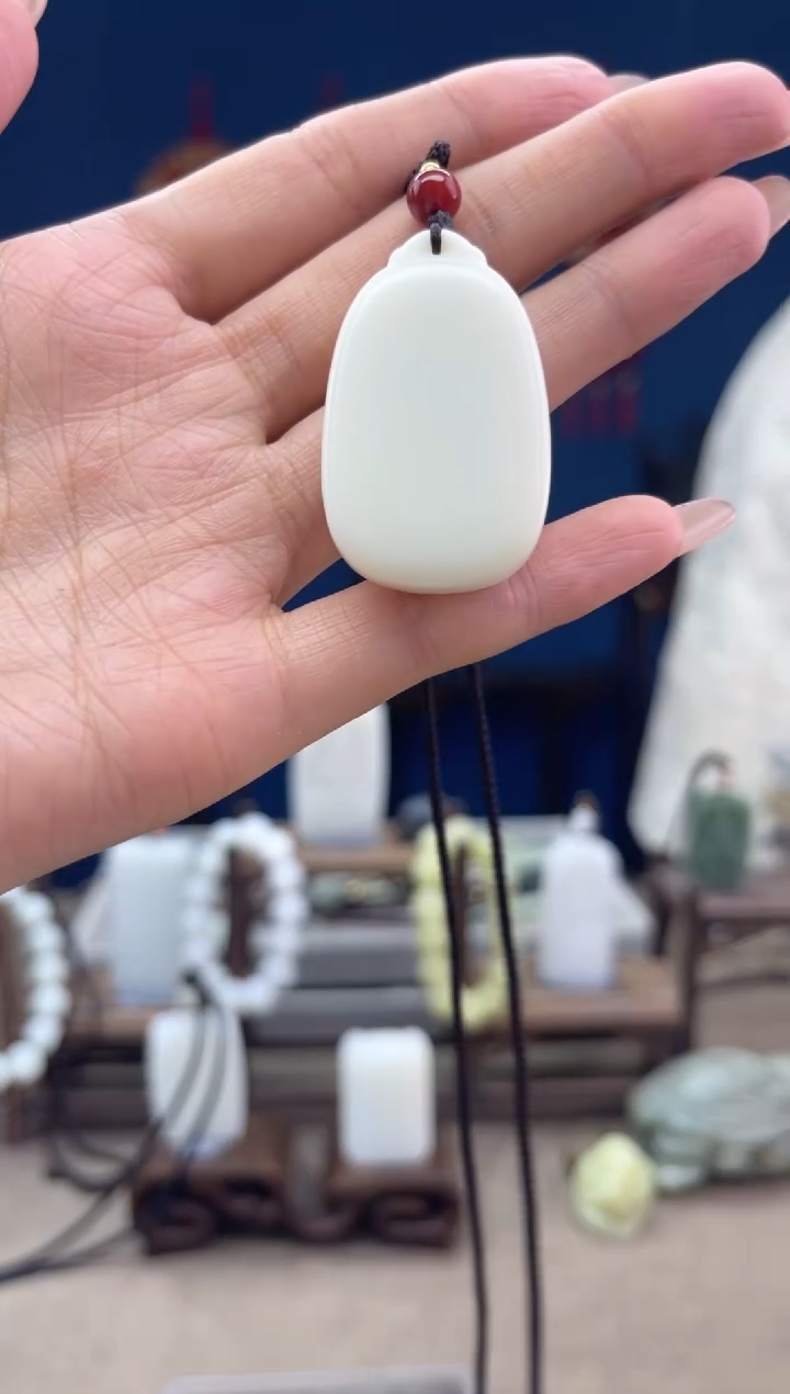 【闪购商品】和田玉颈饰未镶嵌1