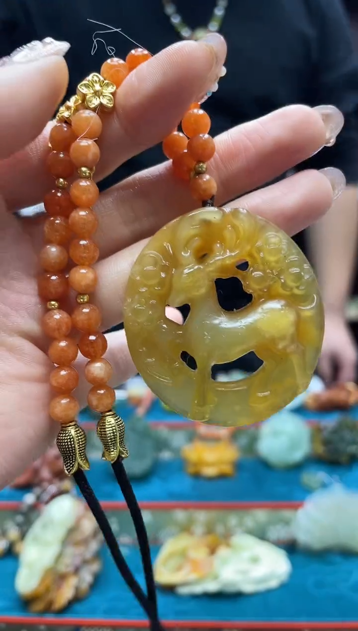 未镶嵌岫玉吊坠·