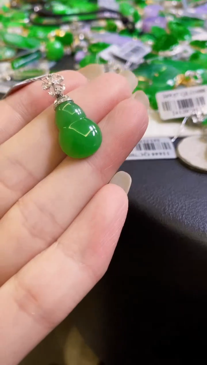 【闪购商品】定制翡翠18K金镶嵌吊坠