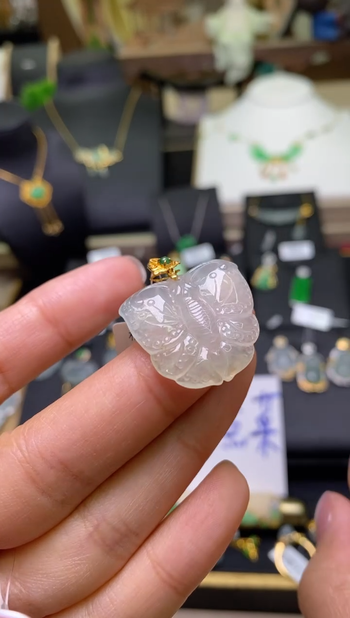 【闪购商品】翡翠颈饰18K金镶嵌净货16200