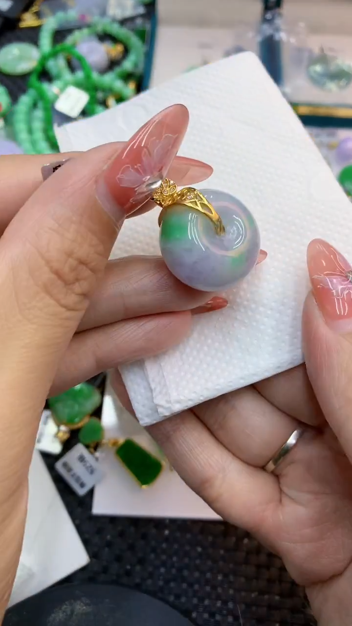 颈饰未镶嵌翡翠1