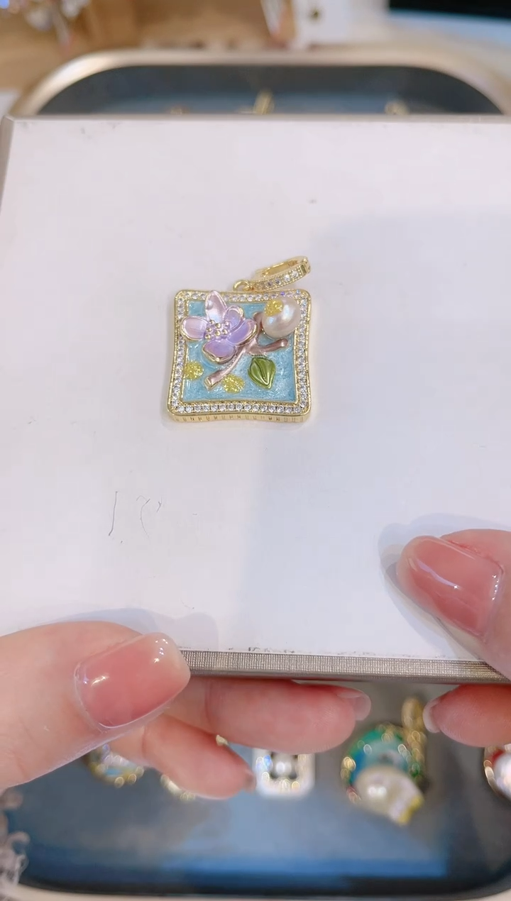 【闪购商品】淡水珍珠颈饰合金吊坠