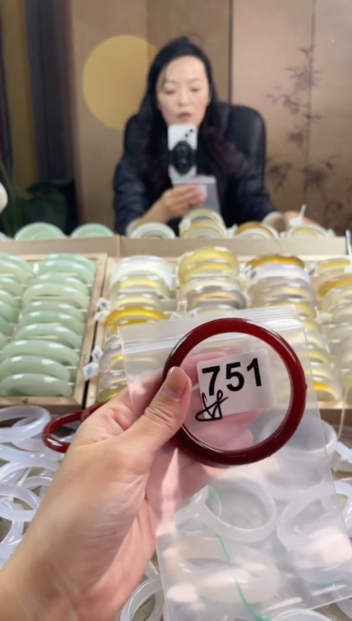 手镯玛瑙/玉髓未镶嵌751