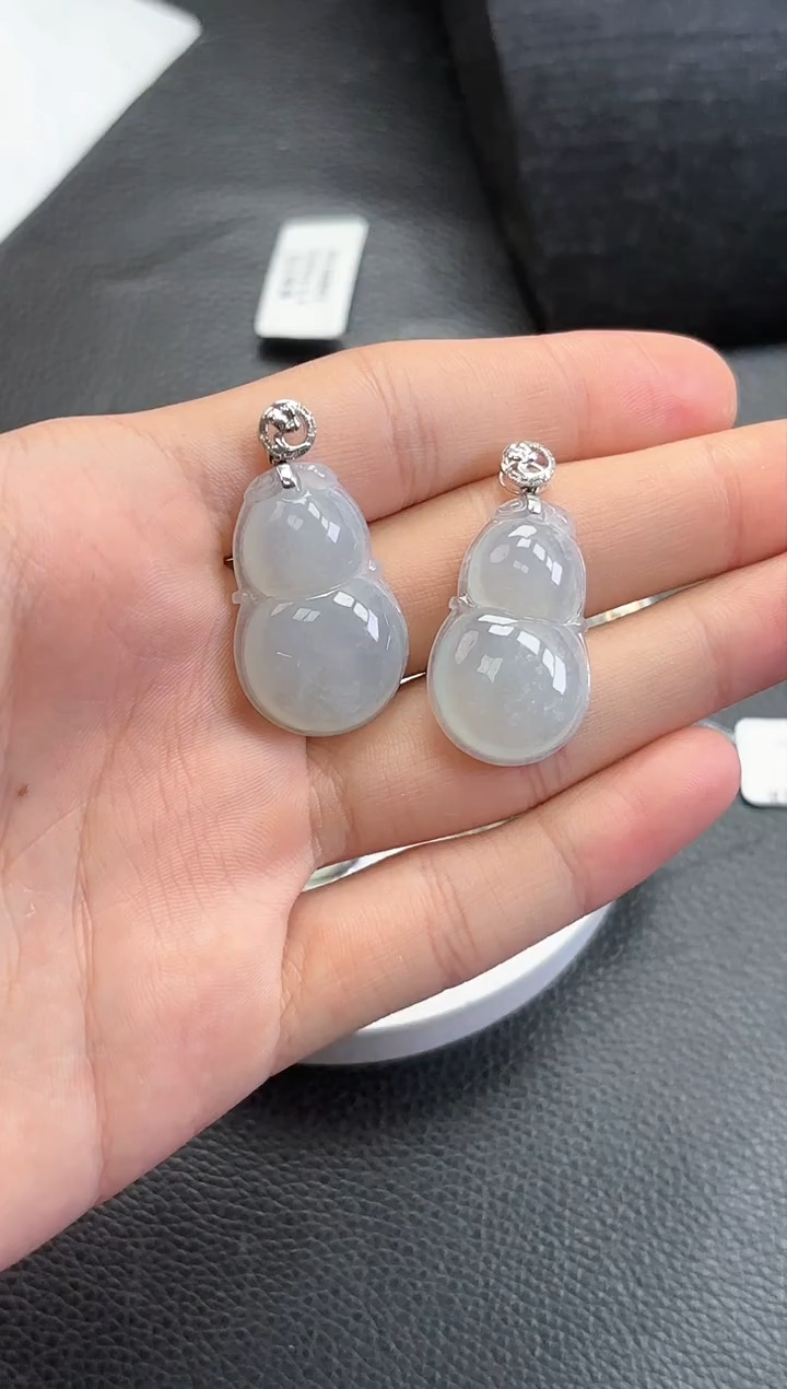 【闪购商品】翡翠颈饰18K金镶嵌葫芦多样性发一