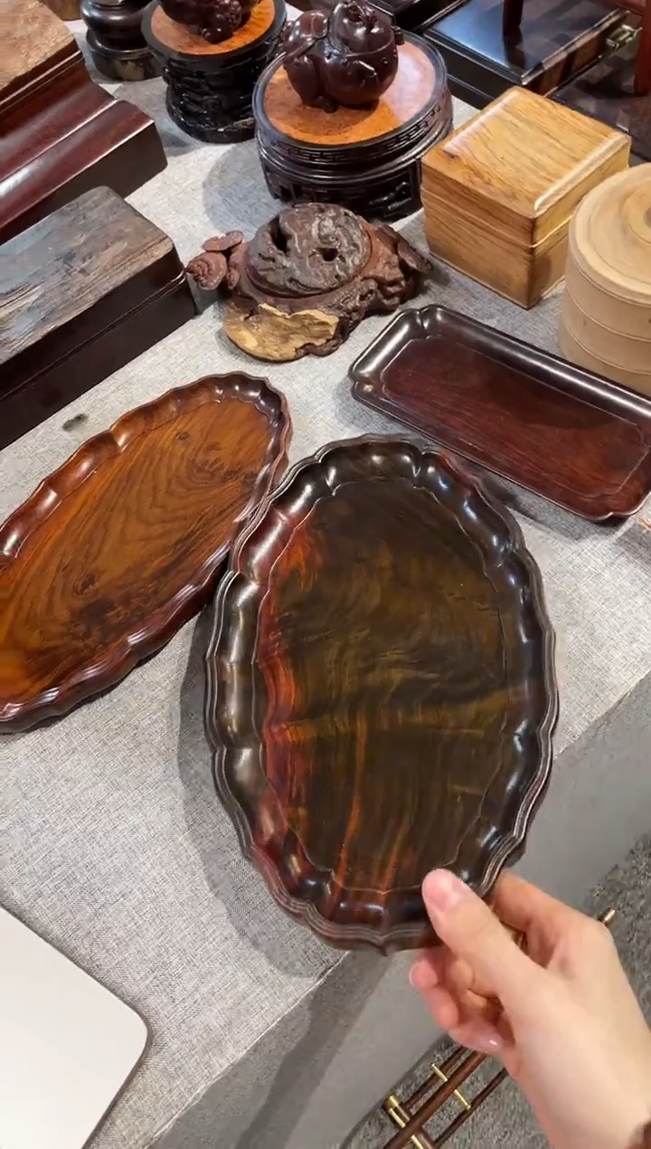 红酸枝木类成套家具一木挖盘子