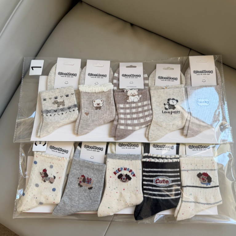 袜子女秋冬中筒袜ins潮可爱百搭女生冬季长袜学院风卡通棉袜