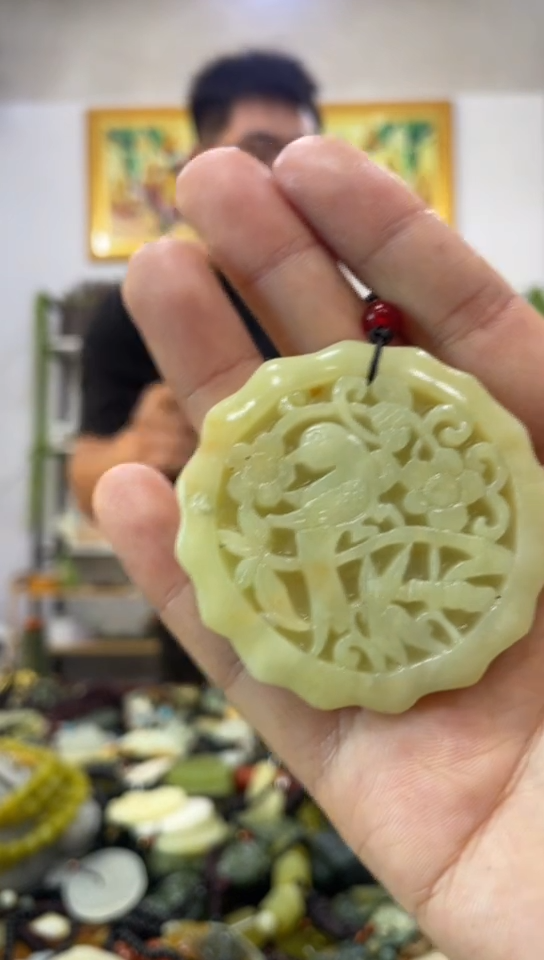 未镶嵌岫玉吊坠 