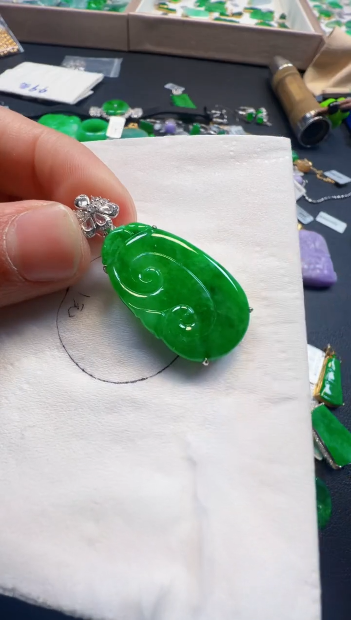 【闪购商品】定制翡翠18K金镶嵌6800元