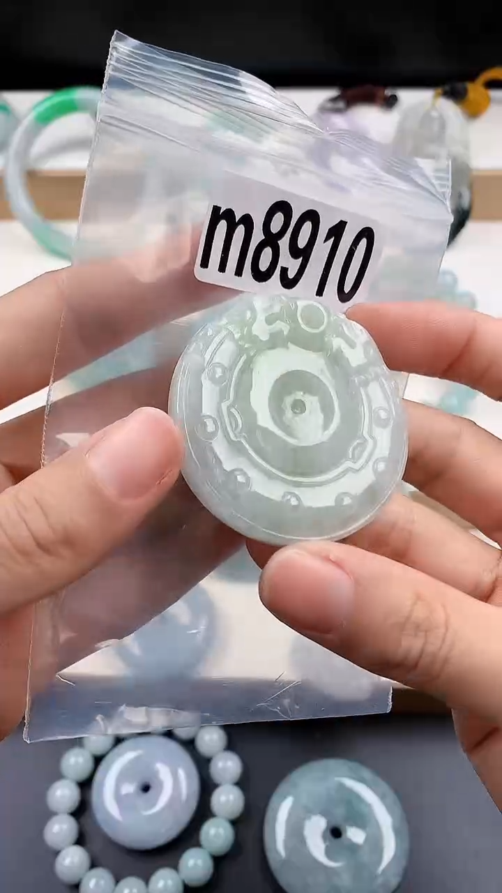 颈饰未镶嵌翡翠天然翡翠吊坠挂件