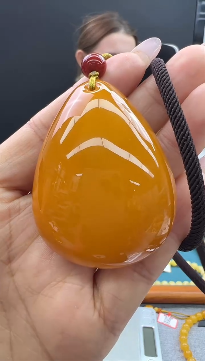 【闪购商品】琥珀颈饰未镶嵌147秒拍号