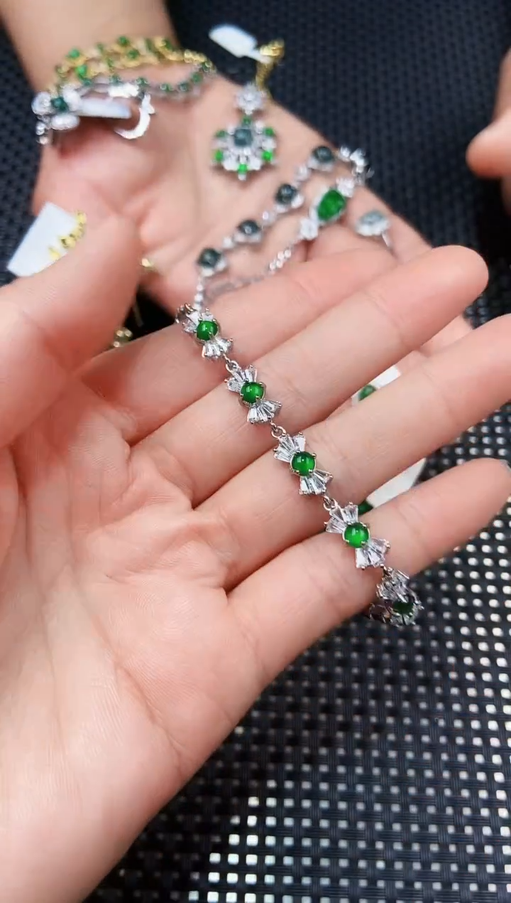 【闪购商品】翡翠手链未镶嵌111111111