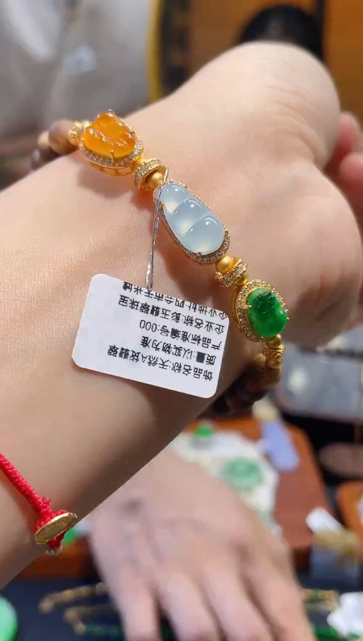 颈饰未镶嵌翡翠手串