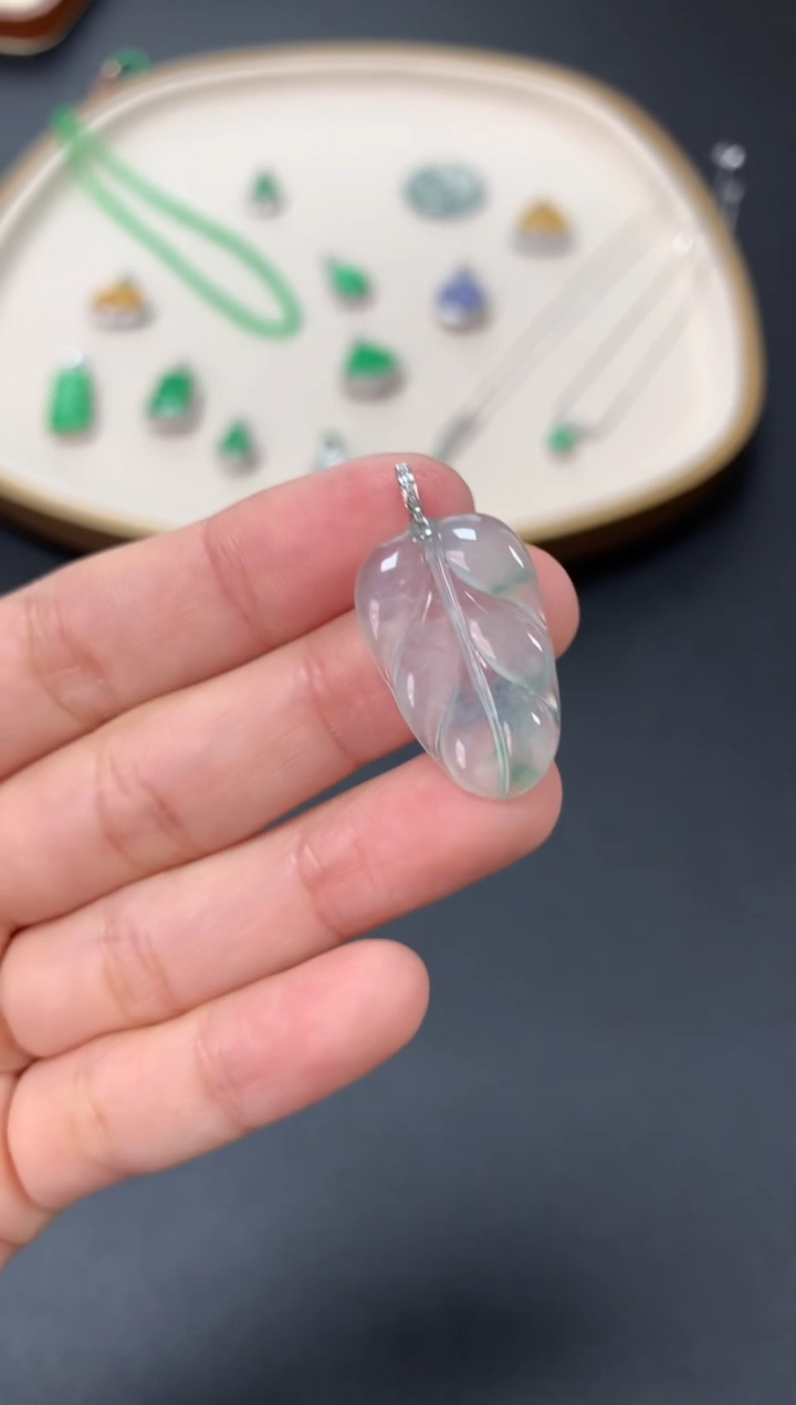 【闪购商品】翡翠吊坠(不含链)18K金镶嵌1680