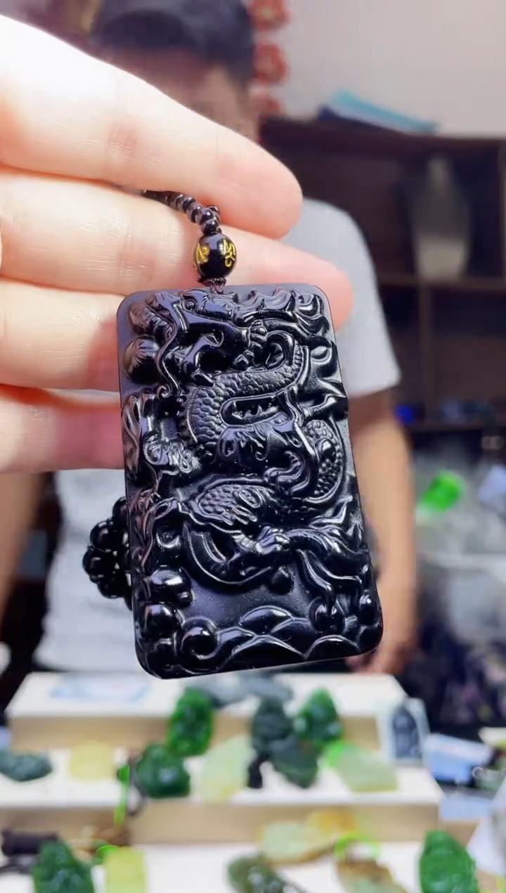 和田玉未镶嵌颈饰1