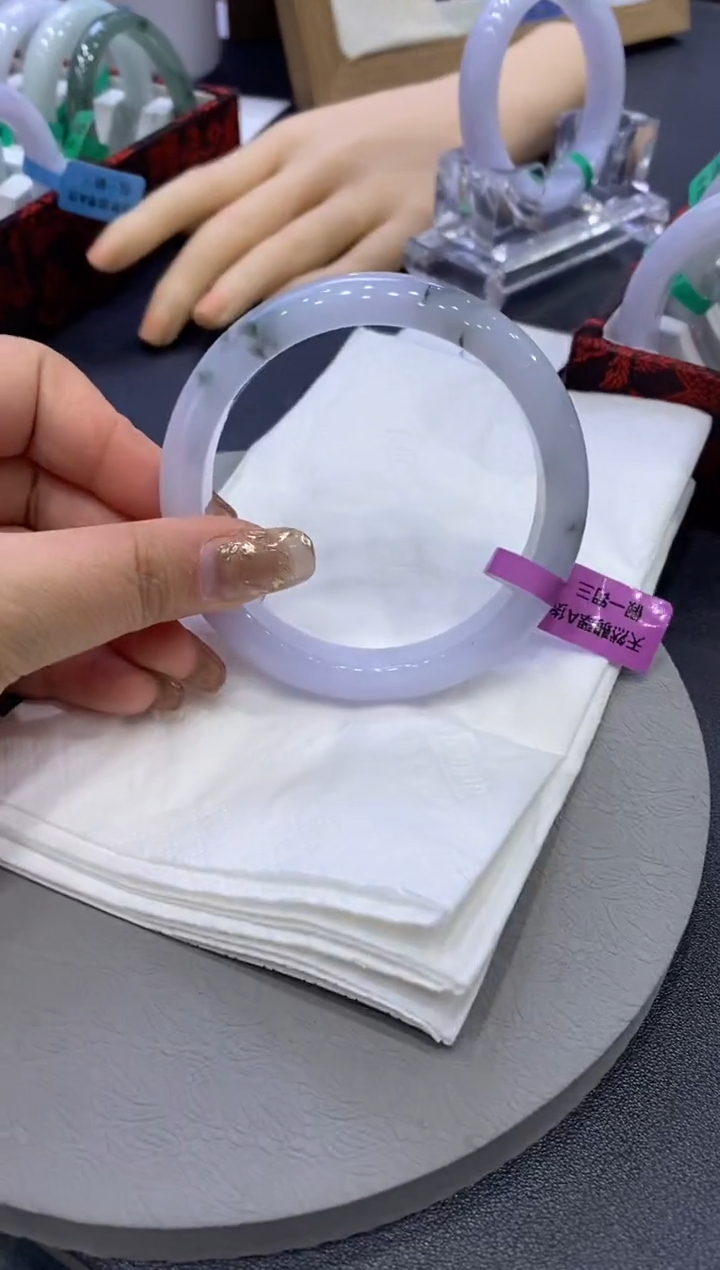 【闪购商品】翡翠手镯未镶嵌多人0011319