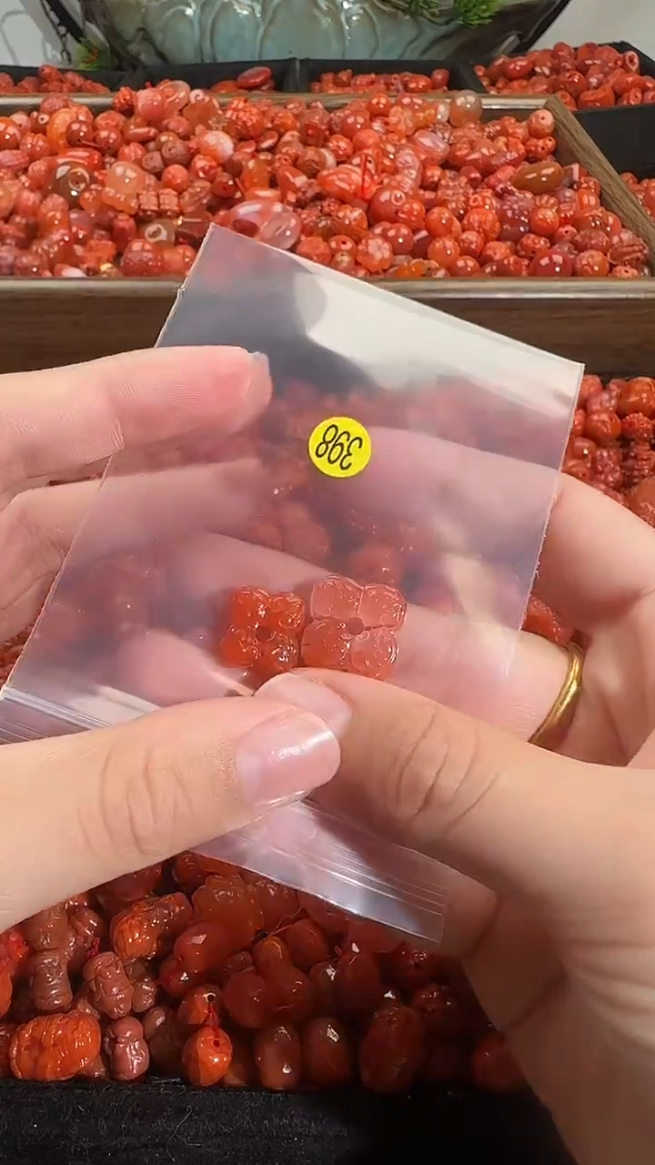 颈饰未镶嵌南红玛瑙1