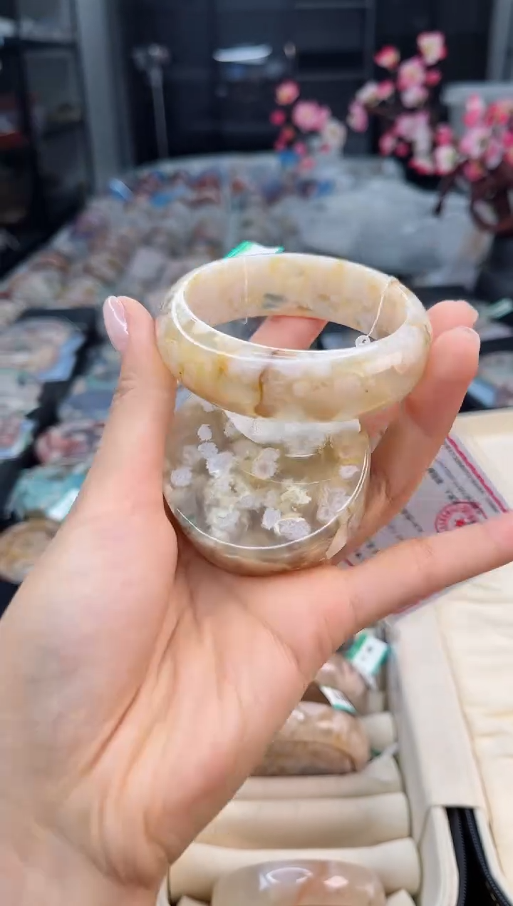 石英质玉手镯未镶嵌55圈口（赠送镯心）3680343