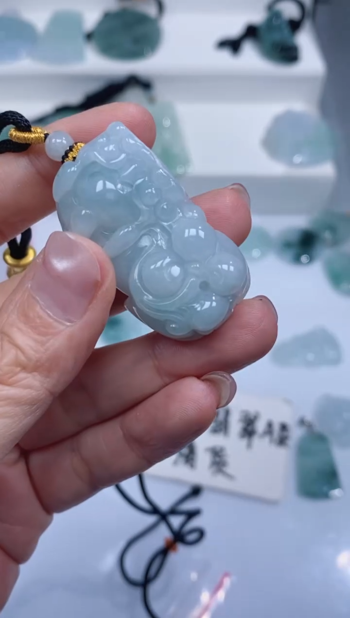 颈饰未镶嵌翡翠吊坠