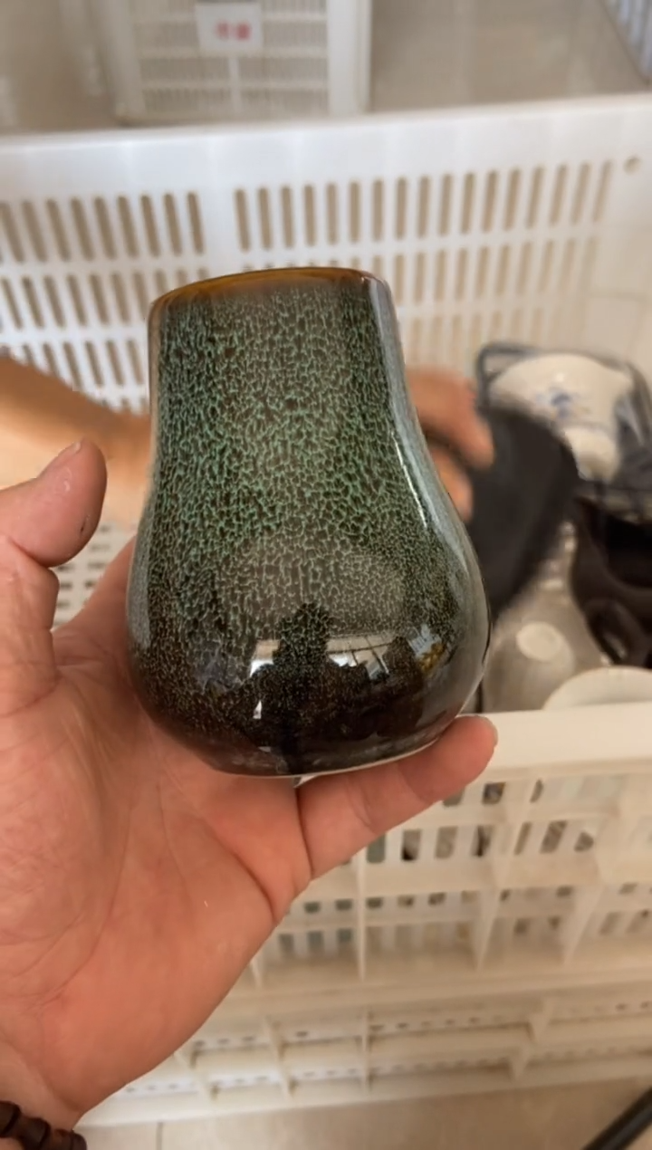 摄影的产品有使用过的痕迹有点脏介意勿拍