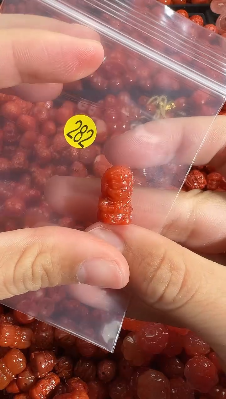 颈饰未镶嵌南红玛瑙1