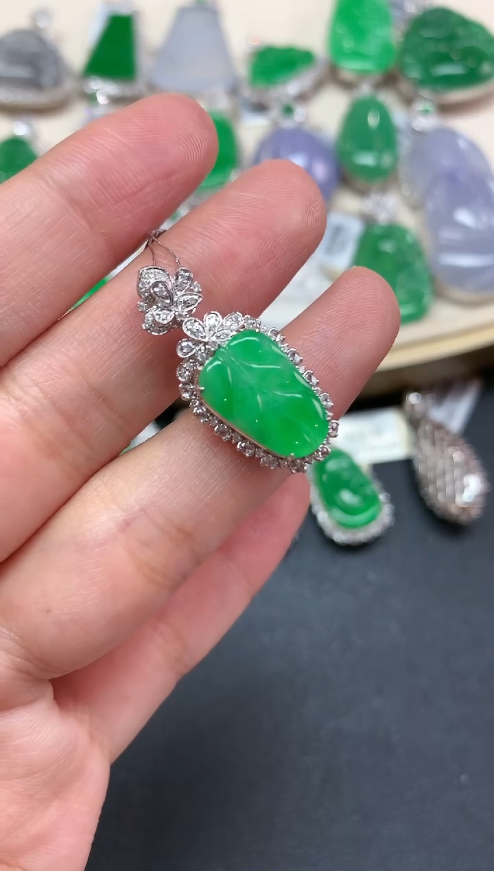 【闪购商品】翡翠吊坠(不含链)18K金镶嵌Q177|5980