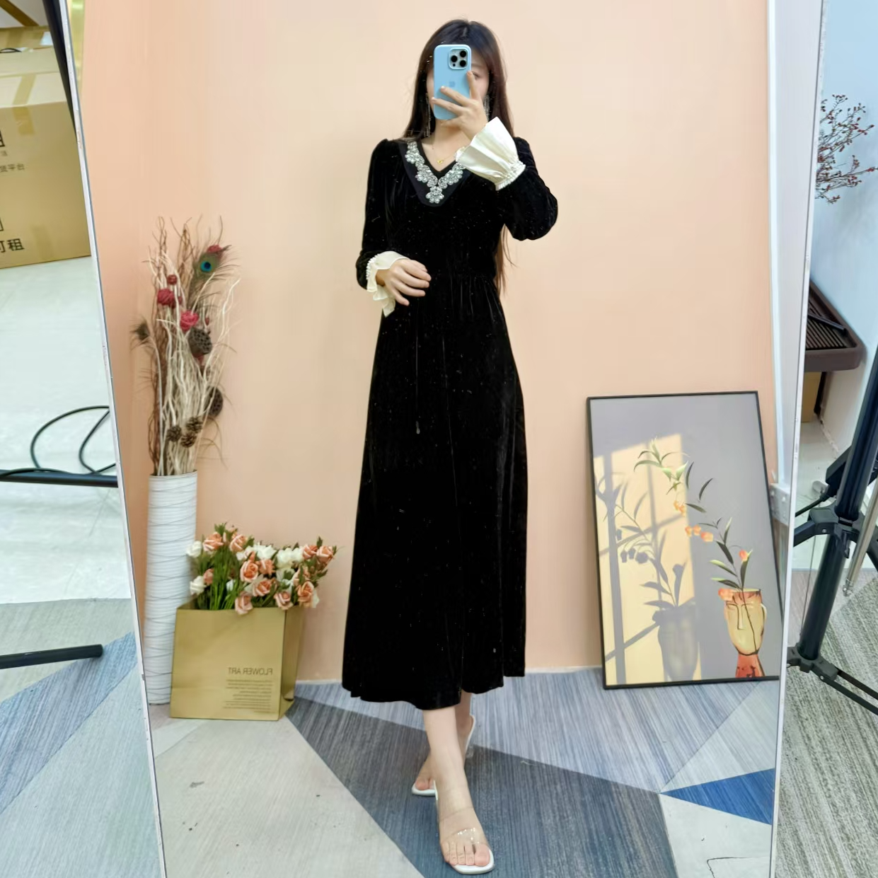 [依易原创]复古气质法式轻奢刺绣钉珠高腰轻熟风丝绒连衣裙D0904