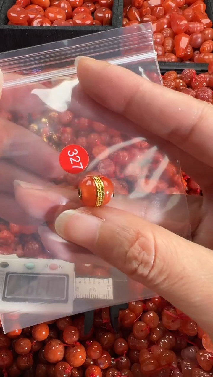 【闪购商品】南红玛瑙颈饰未镶嵌1