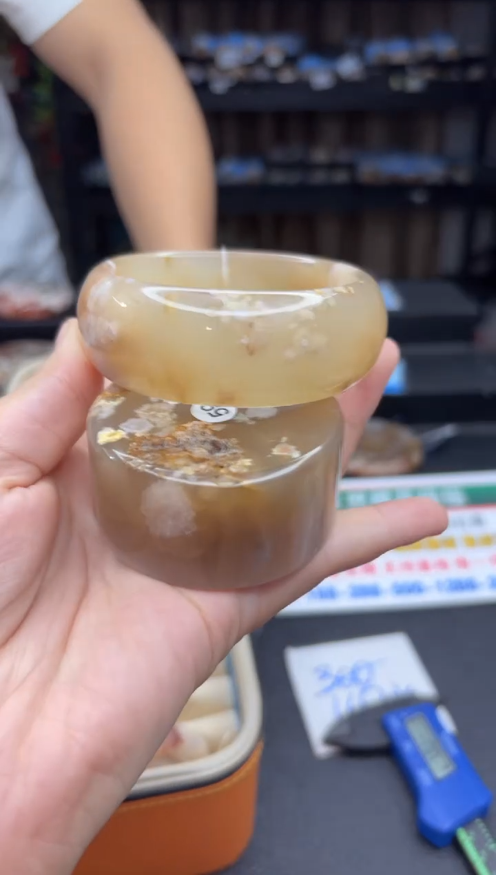 石英质玉未镶嵌手镯111（59圈赠送镯心）